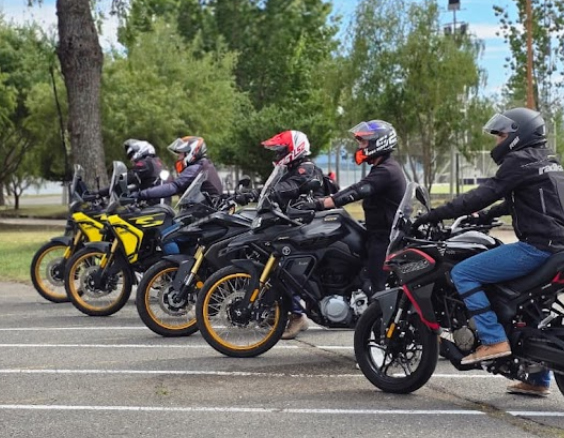 Capacitación y Entrenamientos Grupales de Manejo